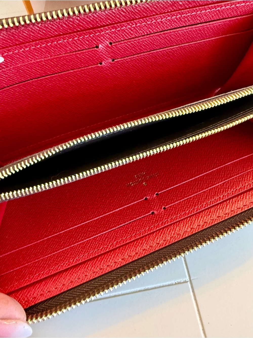 Louis Vuitton Clémence Wallet Damier Ebene Red Interior + Full Packaging - Picture 12 of 14